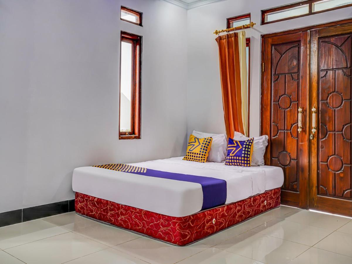 Hotel Oyo Homes 91014 Eco Tourism Desa Cibodas Areng 2 Syariah 2*