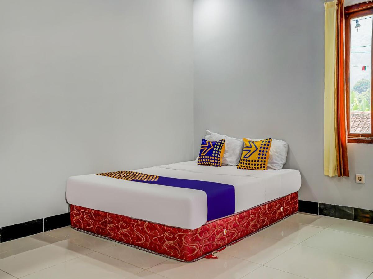 Oyo Homes 91014 Eco Tourism Desa Cibodas Areng 2 Syariah