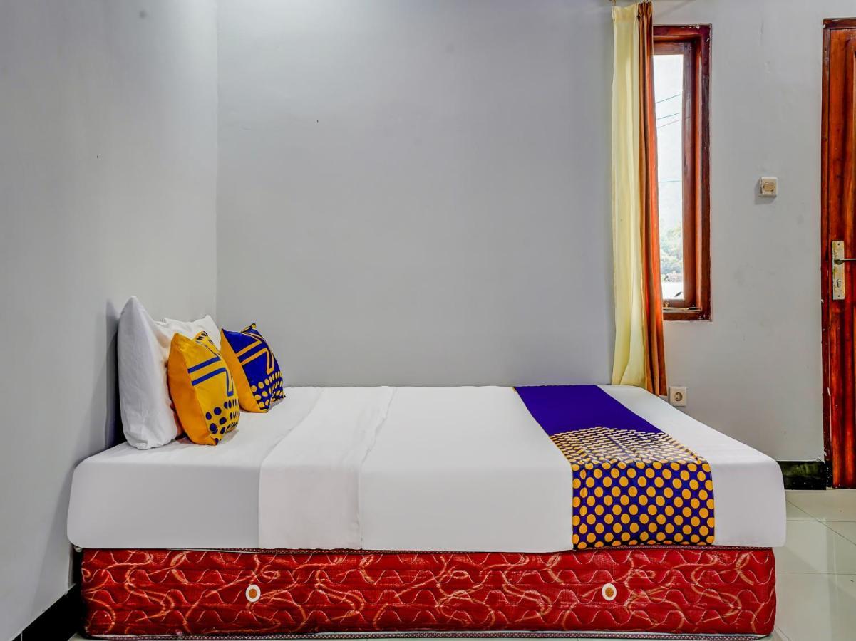 Oyo Homes 91014 Eco Tourism Desa Cibodas Areng 2 Syariah Hotel
