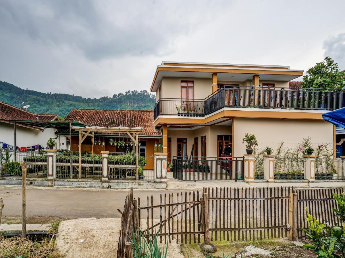 Oyo Homes 91014 Eco Tourism Desa Cibodas Areng 2 Syariah Hotel Bandung