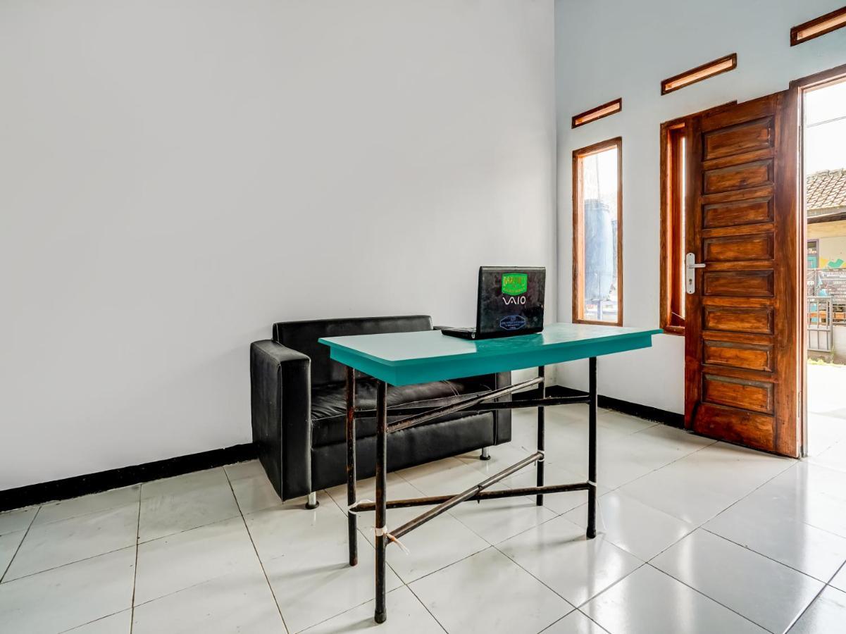 Hotel Oyo Homes 91014 Eco Tourism Desa Cibodas Areng 2 Syariah Bandung